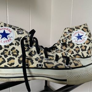 Glow in the dark,  leopard print, Chuck Taylor high tops size 8 children